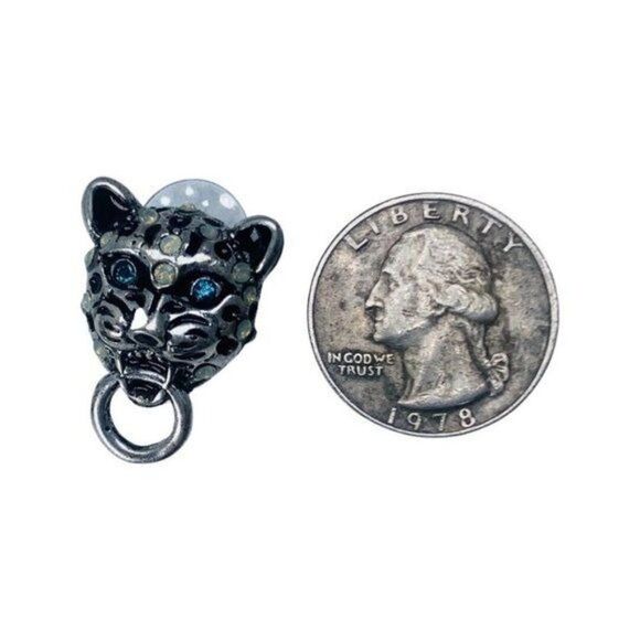 Betsey Johnson WHITEOUT Crystal Snow Leopard Door Knocker Button Stud Earrings - Picture 9 of 9